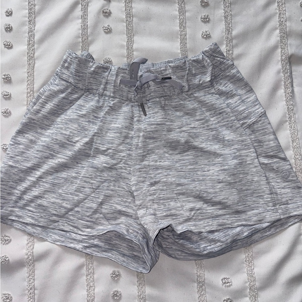 lululemon on the fly shorts